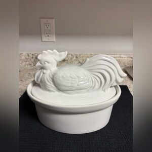 Ceramic  Serving Bowl with Lid; Chicken design; med. size White